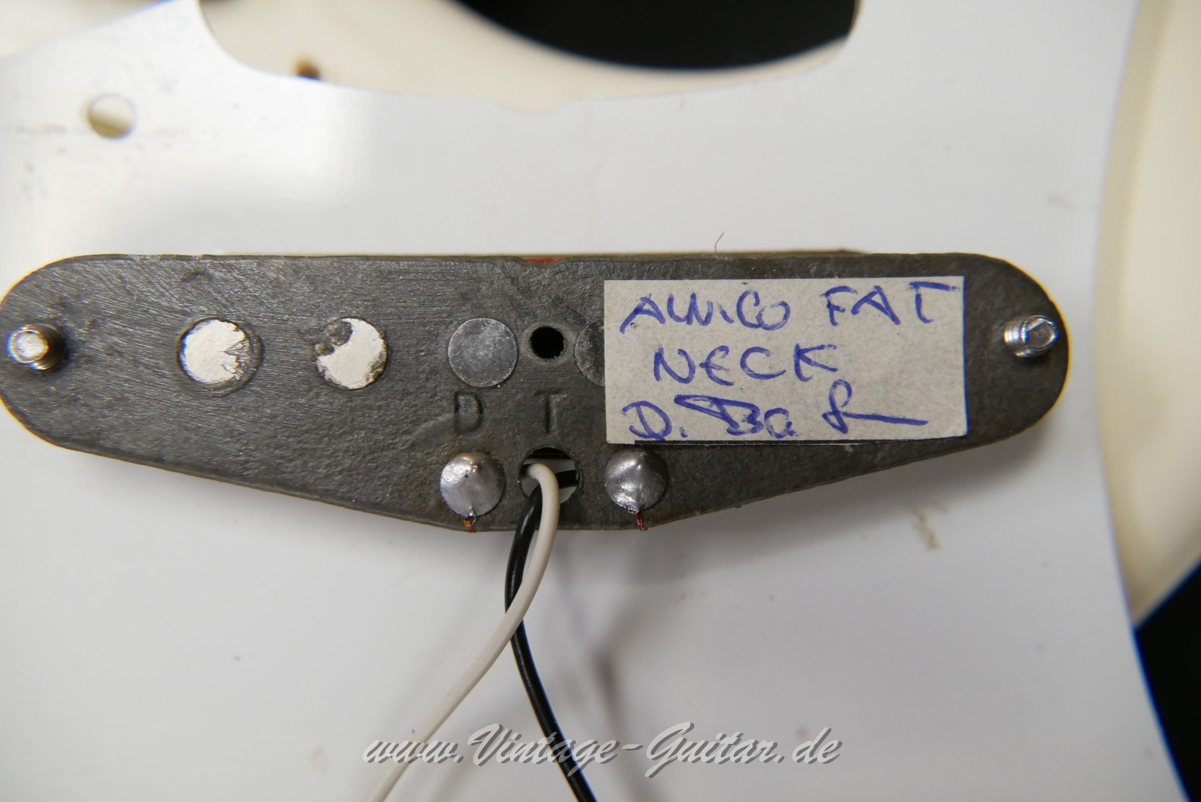 img/vintage/6174/fender_stratocaster_ritchieblackmore_mexico_2009_olympic white-014.JPG